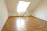 Dachgeschoßwohnung Zwickau - 2 Zimmer, 63 m&sup2;, 340&euro; | Angebot:25902812