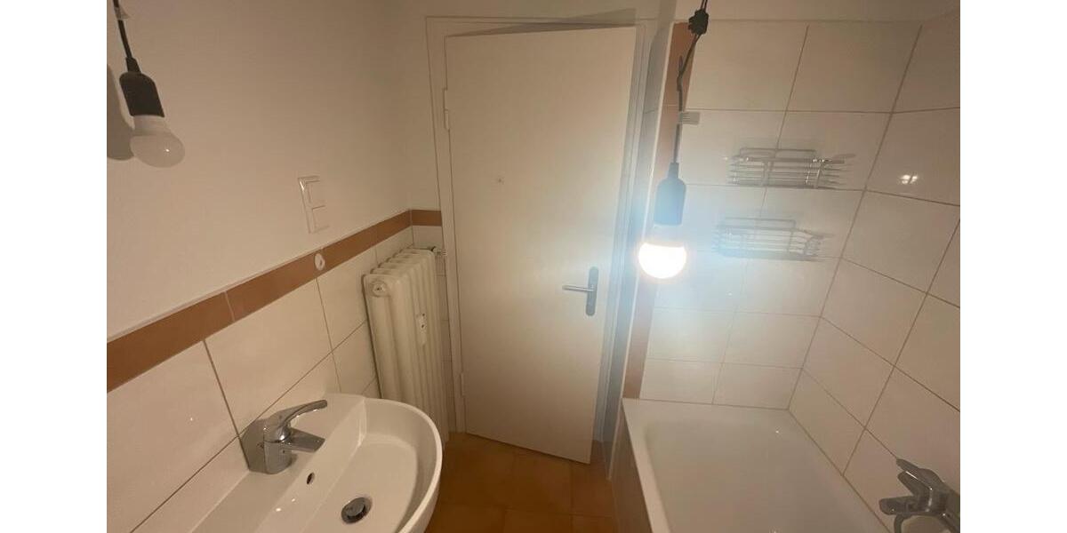 Etagenwohnung Essen Südviertel - 1 Zimmer, 30 m&sup2;, 379&euro; | Angebot:26637433