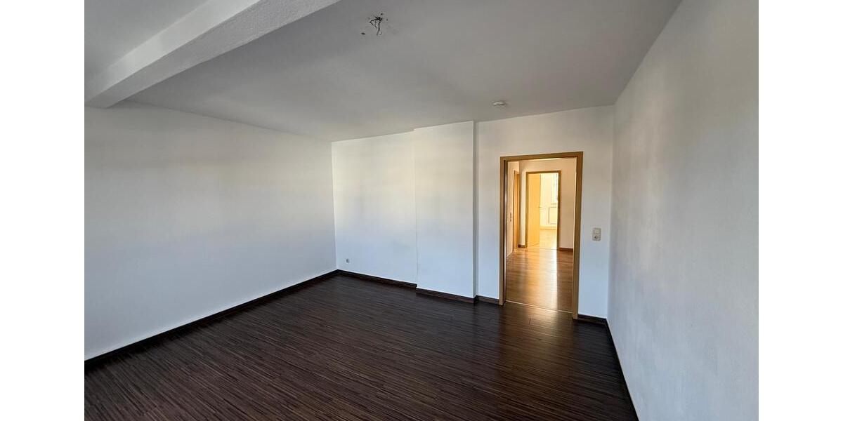 Tolle 3-Raum-DG-Wohnung mit herrlichem Blick über Greiz 3 zimmer