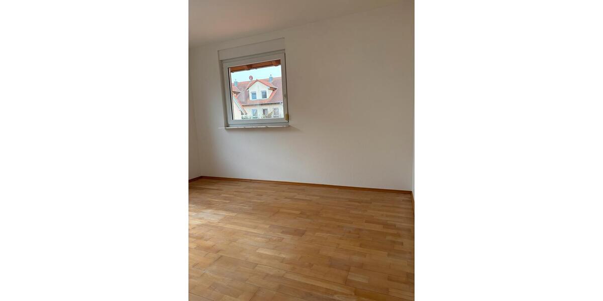 Etagenwohnung Bad Dürkheim - 3 Zimmer, 118 m&sup2;, 1.490&euro; | Angebot:24652798