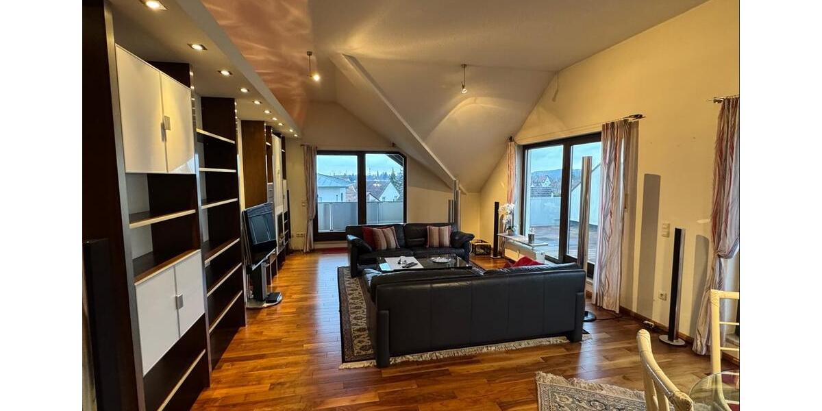 Dachgeschoßwohnung Fürth Eigenes Heim - 4 Zimmer, 126 m&sup2;, 1.350&euro; | Angebot:23780723