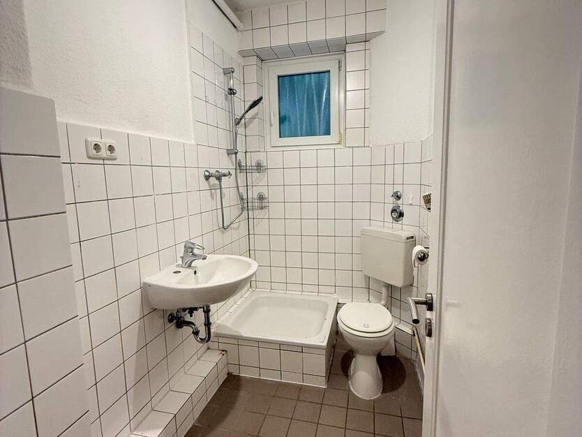 Gepflegte und gut geschnittene 3 Zimmerwohnung mit neuer Einbauküche und Duschbad in Tonndorf 3 zimmer