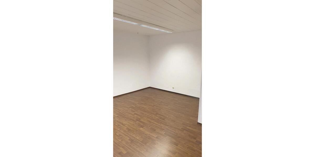 3 Zimmer, Küche, Bad und Dachterrasse in 97653 Bischofsheim 3 zimmer