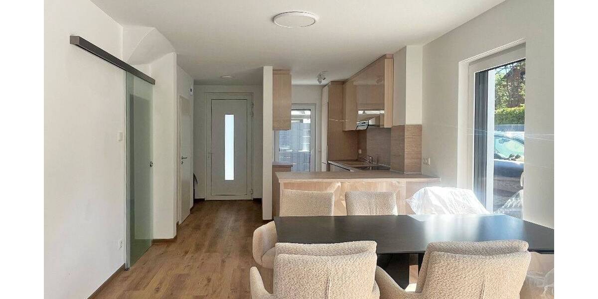 Reihenmittelhaus Hamburg Rahlstedt - 4 Zimmer, 115 m&sup2;, 2.700&euro; | Angebot:26733433