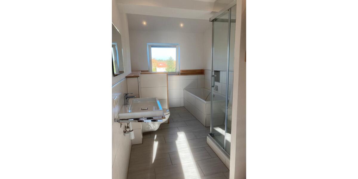 Dachgeschoßwohnung Dessau-Roßlau Dessau - 2.5 Zimmer, 80 m&sup2;, 680&euro; | Angebot:26671068