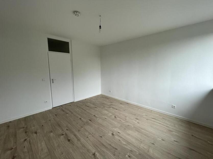 **FRISCH RENOVIERTE 3-ZIMMERWOHNUNG MIT BALKON** zimmer
