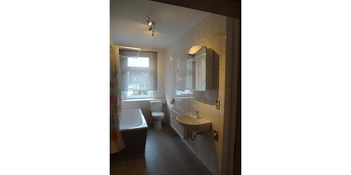 Dachgeschoßwohnung Zwickau - 2 Zimmer, 51 m&sup2;, 300&euro; | Angebot:26455406