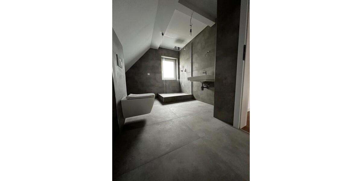 Dachgeschoßwohnung Siegen - 4 Zimmer, 95 m&sup2;, 450&euro; | Angebot:24665008