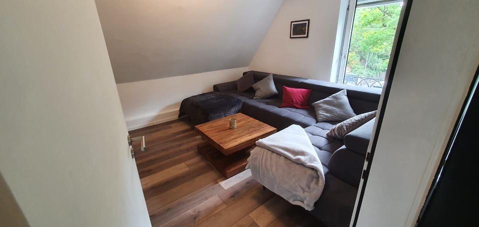 Dachgeschoßwohnung Siegen - 3 Zimmer, 63 m&sup2;, 550&euro; | Angebot:25907505