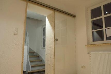 Haus Melsungen - 2 Zimmer, 95 m&sup2;, 900&euro; | Angebot:25943188