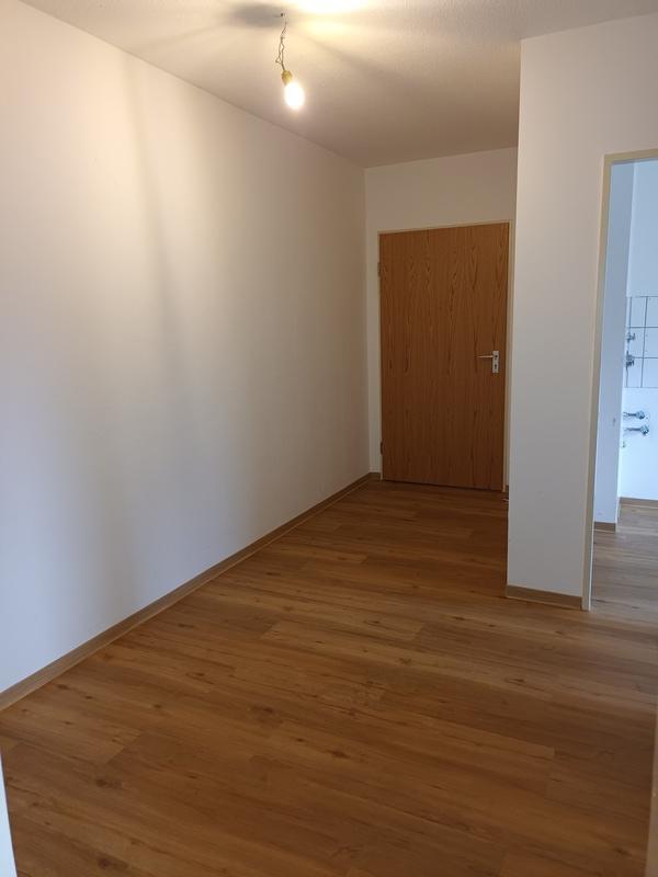 Tolle 2-Zimmer-Wohnung mit großem Wohnzimmer und Tageslicht-Duschbad zimmer