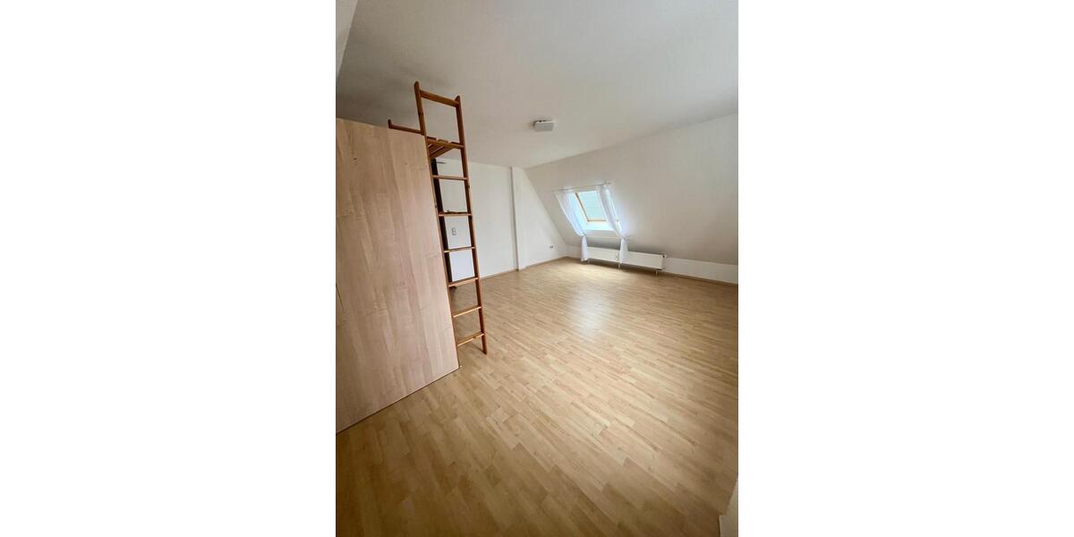 Dachgeschoßwohnung Oettingen in Bayern - 2 Zimmer, 42 m&sup2;, 400&euro; | Angebot:26038508