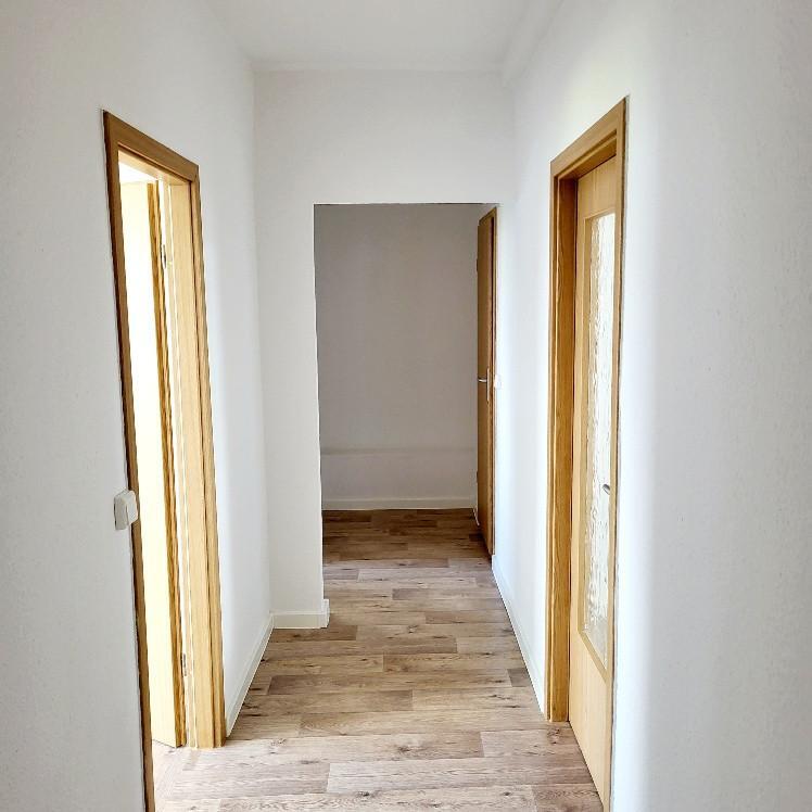 Geräumige 3-Raum-Wohnung mit großem Badezimmer zimmer