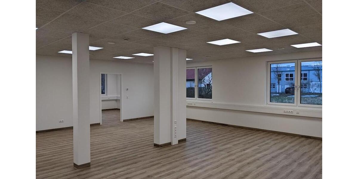 Neu - €8qm - 4 x 275qm oder 1.100qm, Tiefgarage mit 19x E-Ladestationen, Aufzug, Klimatisiert zimmer