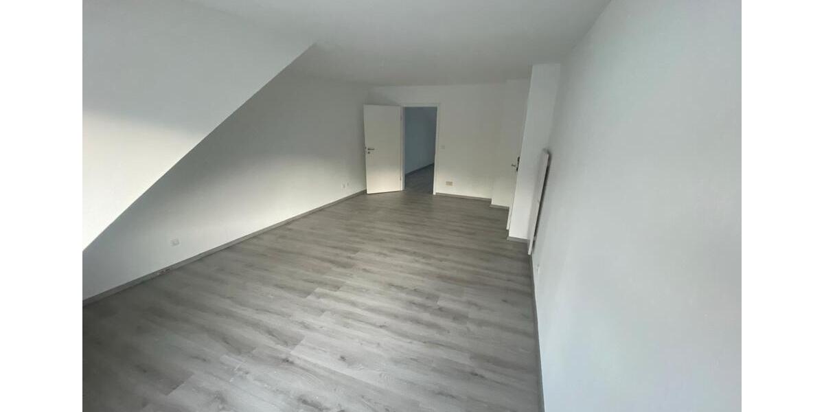 Dachgeschoßwohnung Nabburg - 3 Zimmer, 109 m&sup2;, 800&euro; | Angebot:24876207