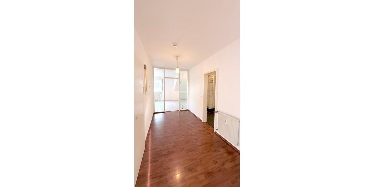 Erste eigene Bude oder Traumpaar-Nest? Schicke Dachgeschosswohnung mit gr. Balkon, BM-City – jetzt frei! 2 zimmer