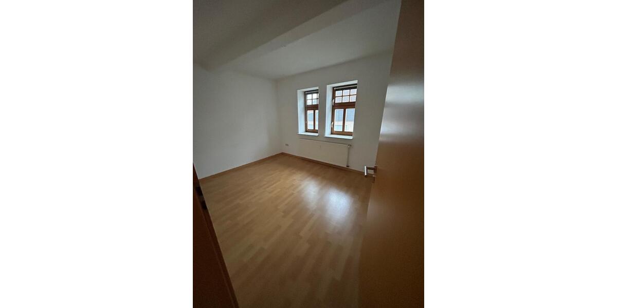 Dachgeschoßwohnung Niedenstein - 4 Zimmer, 94 m&sup2;, 600&euro; | Angebot:25340606