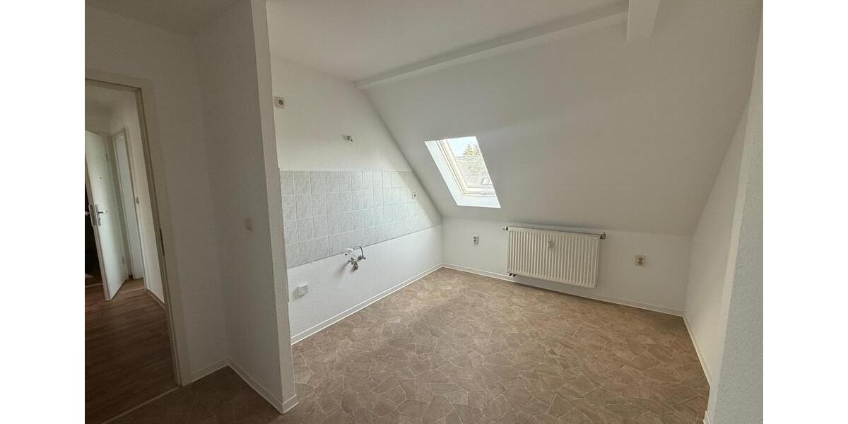 Dachgeschoßwohnung Plauen Altstadt - 2 Zimmer, 42 m&sup2;, 260&euro; | Angebot:25415893