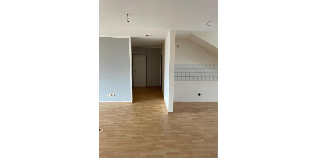 Dachgeschoßwohnung Lübbecke - 3 Zimmer, 100 m&sup2;, 800&euro; | Angebot:26350500