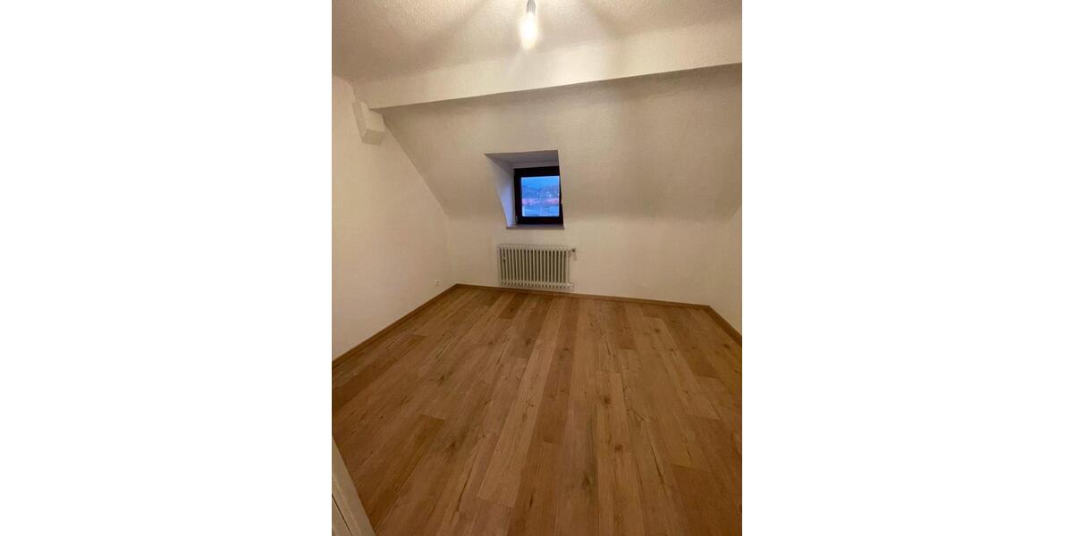 Etagenwohnung Zweibrücken - 4 Zimmer, 100 m&sup2;, 1.000&euro; | Angebot:25952471
