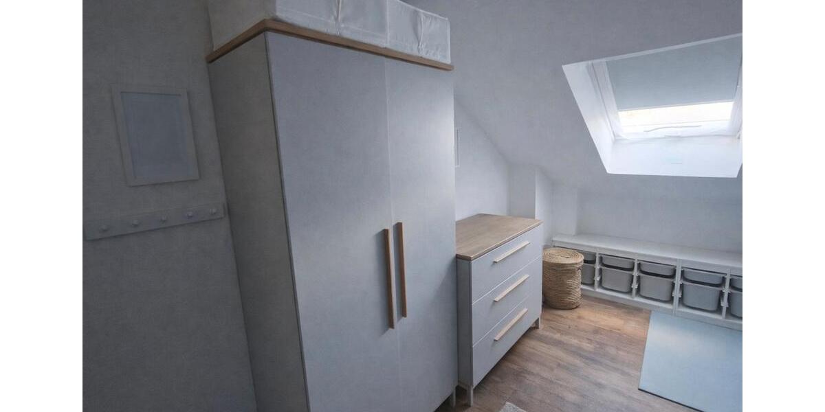 Dachgeschoßwohnung Flieden - 3 Zimmer, 90 m&sup2;, 700&euro; | Angebot:26044433