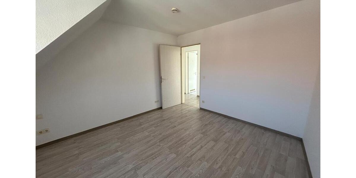 Dachgeschoßwohnung Burg - 3 Zimmer, 58 m&sup2;, 377&euro; | Angebot:25178756