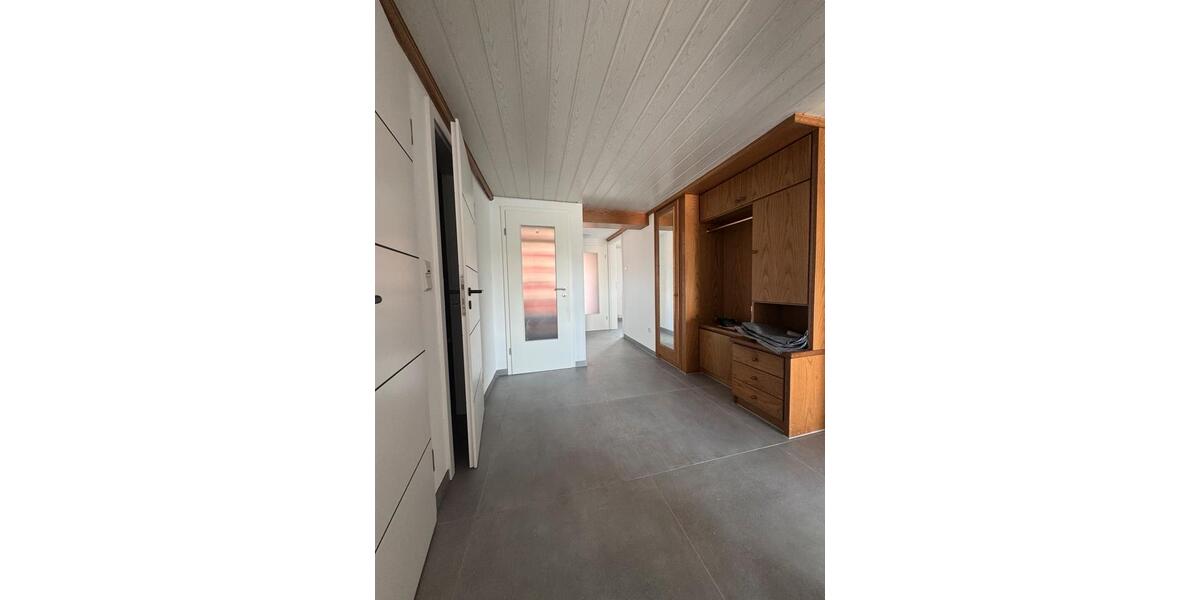 Etagenwohnung Neukirchen - 3 Zimmer, 120 m&sup2;, 1.400&euro; | Angebot:26148673