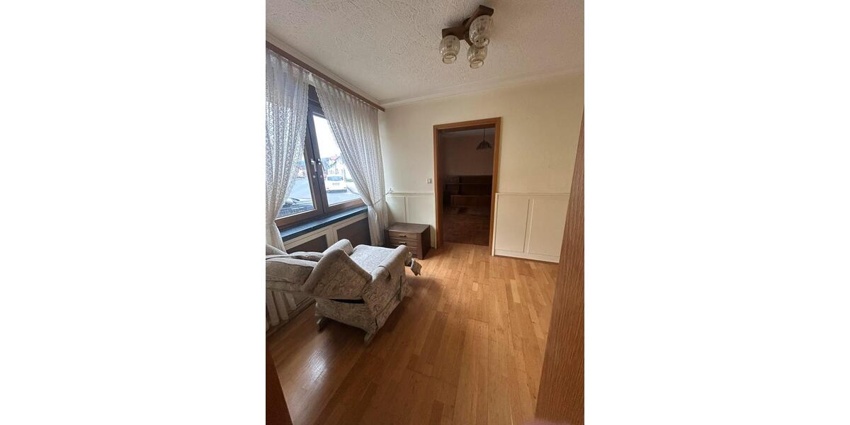 Doppelhaushälfte Waldkappel - 10 Zimmer, 260 m&sup2;, 1.000&euro; | Angebot:26493862