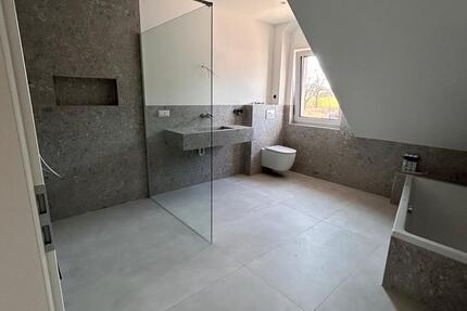 Haus Jembke - 4 Zimmer, 135 m&sup2;, 1.750&euro; | Angebot:26040596