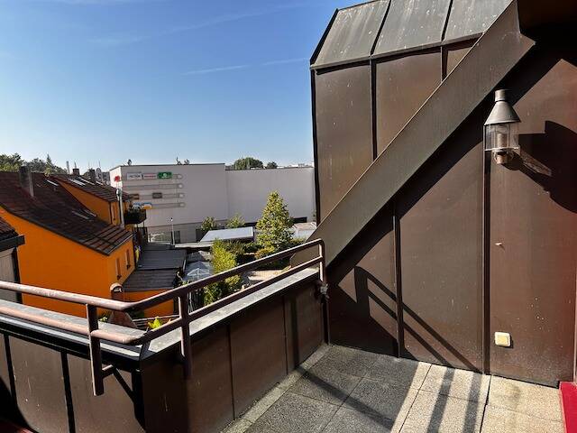Modernisierte 2 - Zimmerwohnung mit großer Loggia zum wohlfühlen!