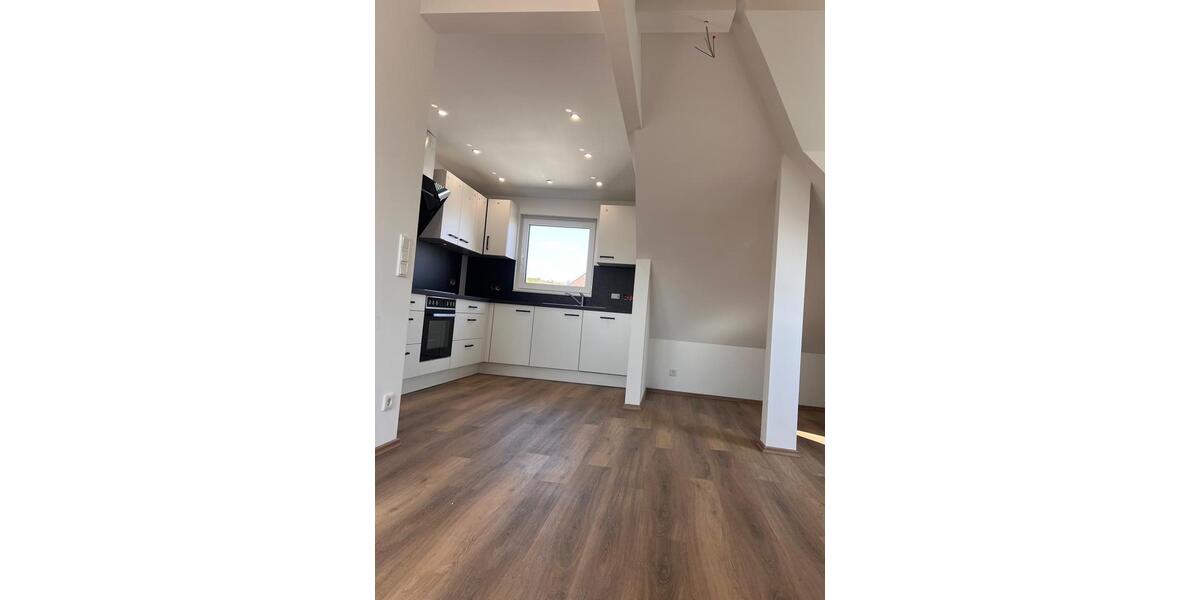 Dachgeschoßwohnung Geisenheim - 2 Zimmer, 64 m&sup2;, 960&euro; | Angebot:26063146