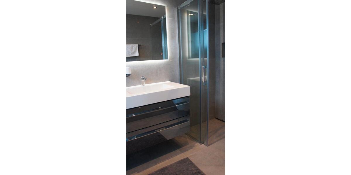 Wohnen auf Zeit Esslingen am Neckar Brühl - 6 Zimmer, 200 m&sup2;, 400&euro; | Angebot:25901250