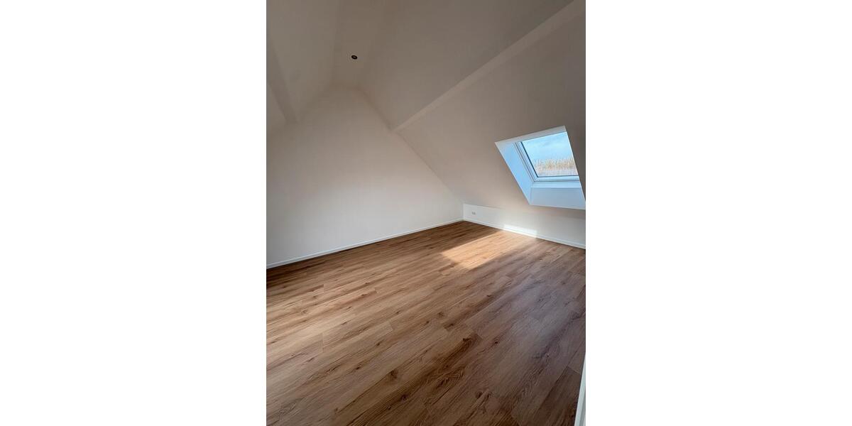 Dachgeschoßwohnung Kalkar - 4 Zimmer, 103 m&sup2;, 1.330&euro; | Angebot:25046415