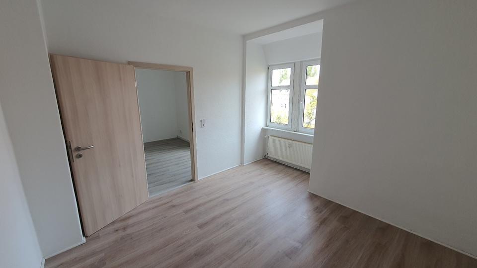Dachgeschoßwohnung Halberstadt - 2 Zimmer, 48 m&sup2;, 300&euro; | Angebot:26517379