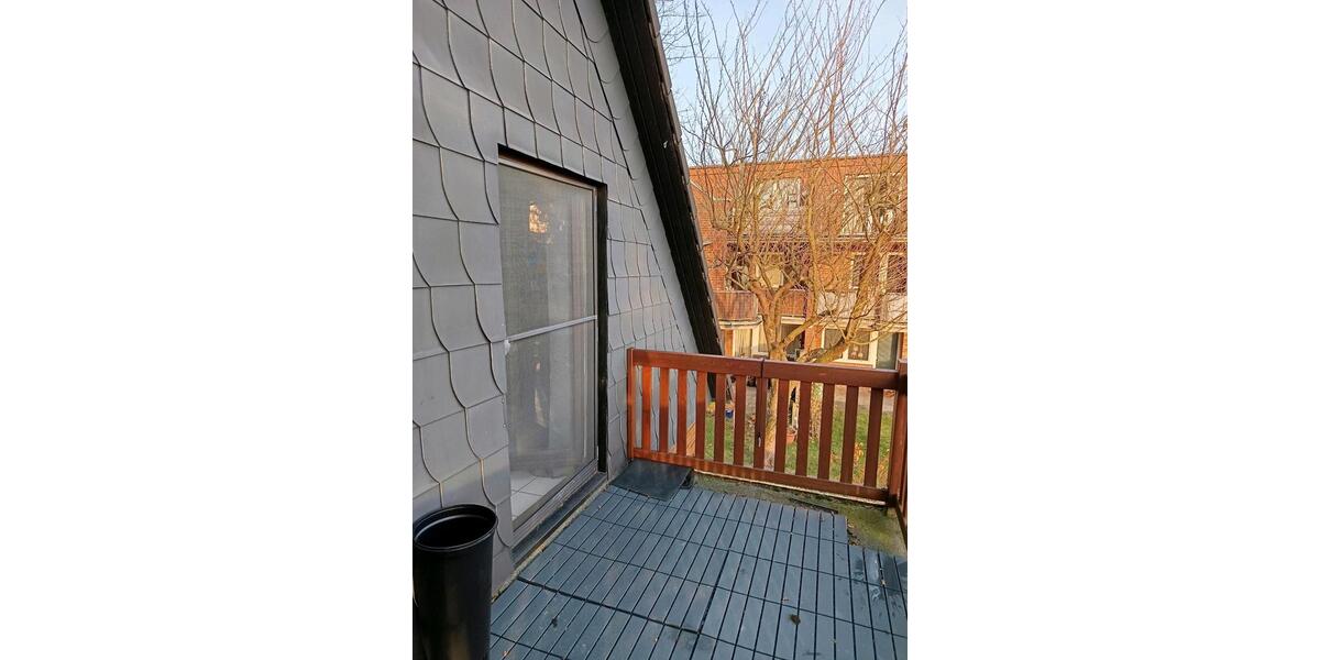 Dachgeschoßwohnung Oldenburg Alexandersfeld - 1 Zimmer, 95 m&sup2;, 480&euro; | Angebot:24973541