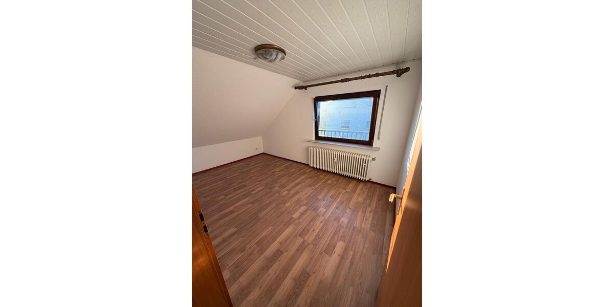 Dachgeschoßwohnung Weilburg - 4 Zimmer, 90 m&sup2;, 780&euro; | Angebot:26623480