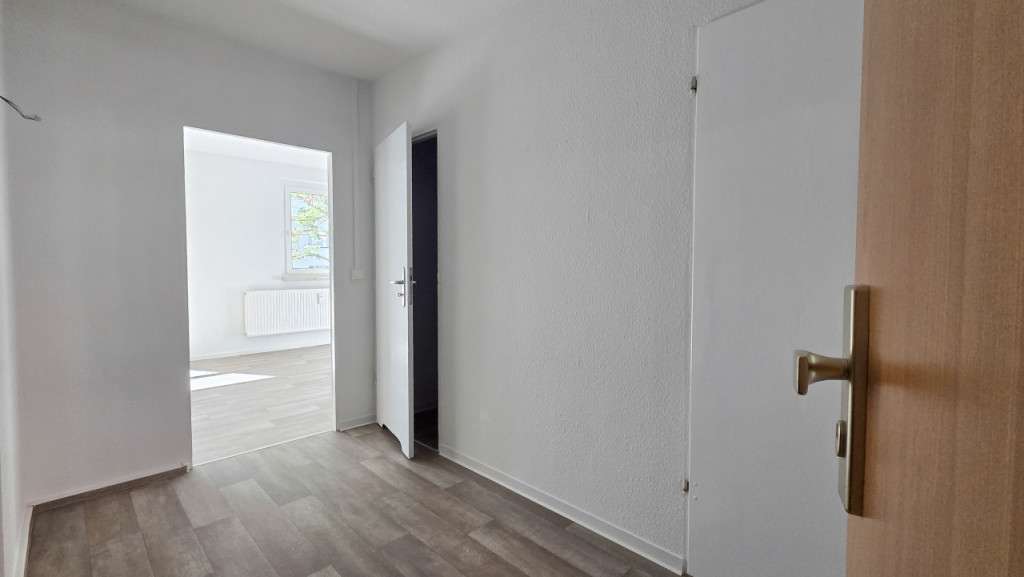 Etagenwohnung Zwickau Neuplanitz - 2 Zimmer, 58 m&sup2;, 371&euro; | Angebot:27442641