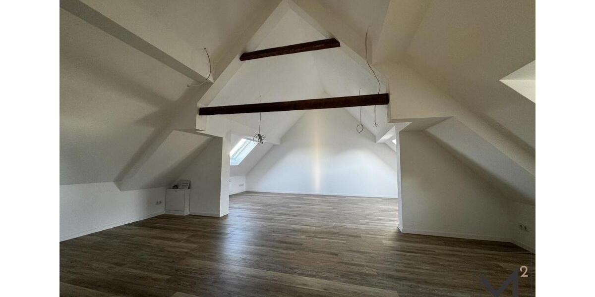 Dachgeschoßwohnung Ettringen - 2 Zimmer, 82 m&sup2;, 850&euro; | Angebot:23641600