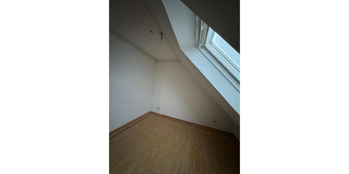 Etagenwohnung Schortens - 5 Zimmer, 125 m&sup2;, 920&euro; | Angebot:24810823