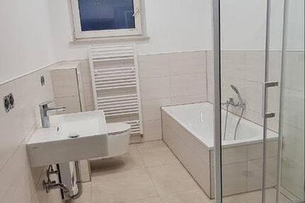 Helle, sanierte 4-ZKBWC mit Balkon, neuer Küche & Stellplatz – 83 m², Paderborn-Sennelager 4 zimmer