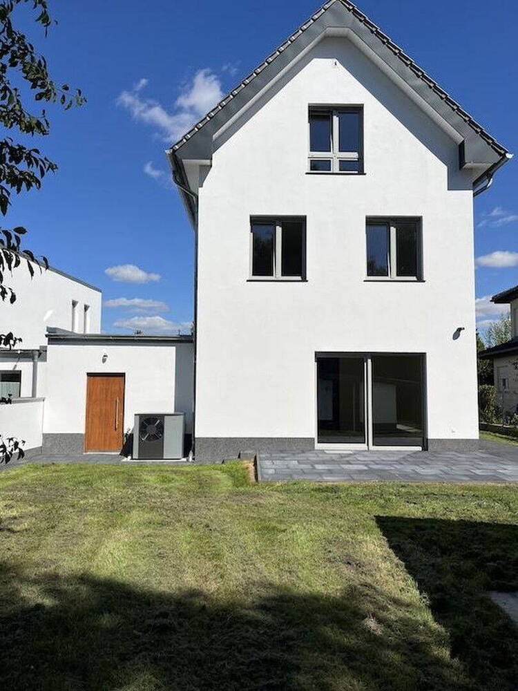 Neues modernes Landhaus am Ende der Sackgasse