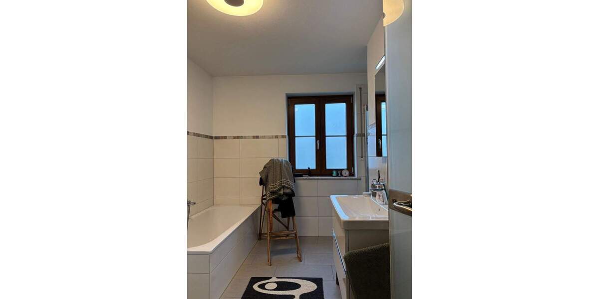 Etagenwohnung Wang Inzkofen - 4 Zimmer, 125 m&sup2;, 1.070&euro; | Angebot:25909255