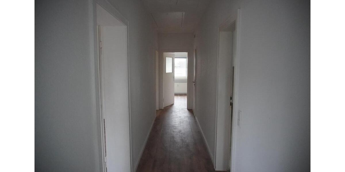 Dachgeschoßwohnung Bad Honnef - 3 Zimmer, 82 m&sup2;, 900&euro; | Angebot:24478584