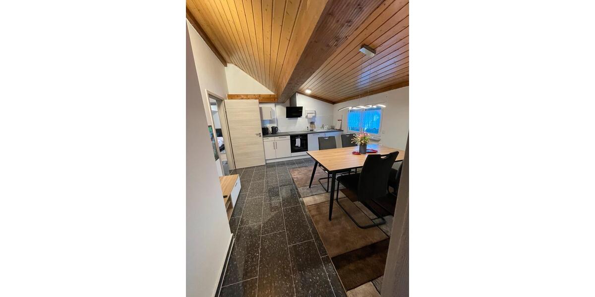 Dachgeschoßwohnung Rüsselsheim am Main - 3 Zimmer, 70 m&sup2;, 690&euro; | Angebot:26150165