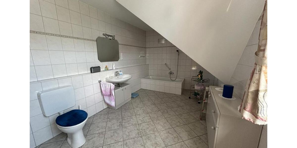 Einfamilienhaus Arnsberg - 7 Zimmer, 200 m&sup2;, 1.500&euro; | Angebot:25125028