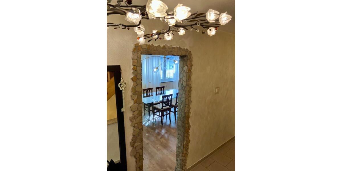 Maisonettenwohnung Metzingen - 5 Zimmer, 152 m&sup2;, 1.750&euro; | Angebot:24142093