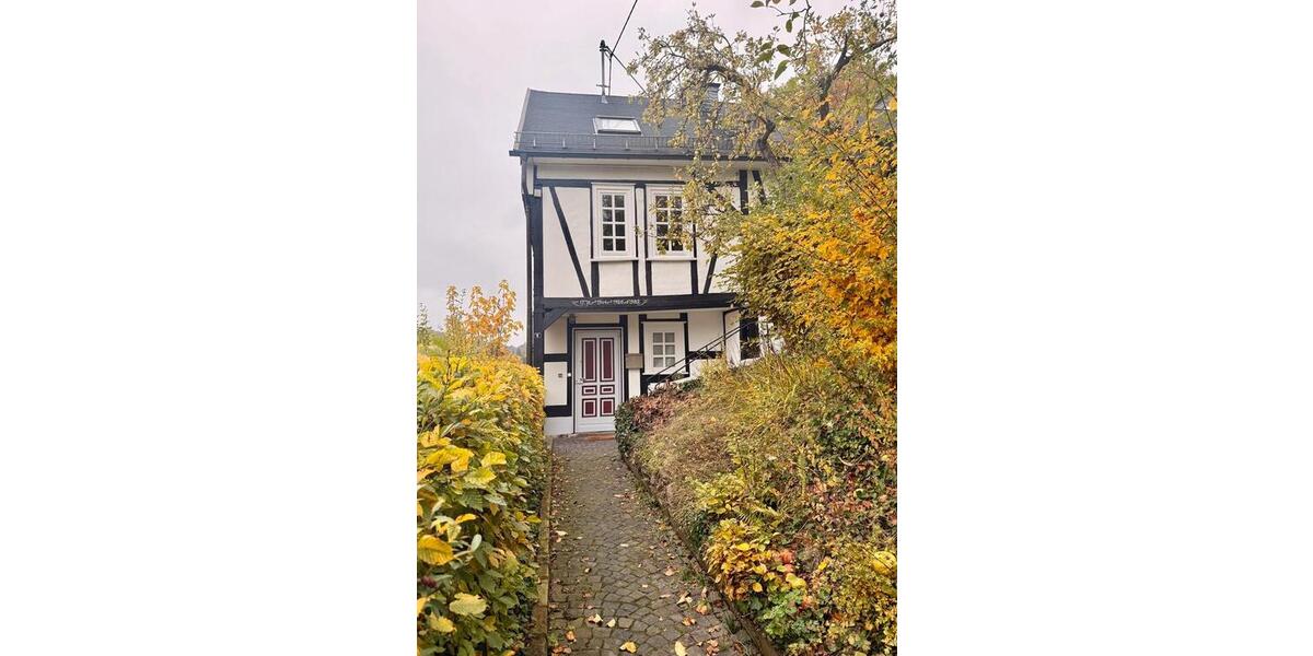 Etagenwohnung Freudenberg - 3 Zimmer, 80 m&sup2;, 1.050&euro; | Angebot:25087107