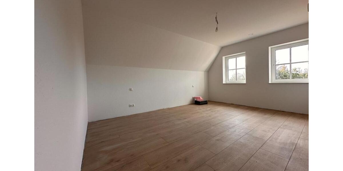 Dachgeschoßwohnung Cappeln (Oldenburg) - 2 Zimmer, 66 m&sup2;, 660&euro; | Angebot:25407777