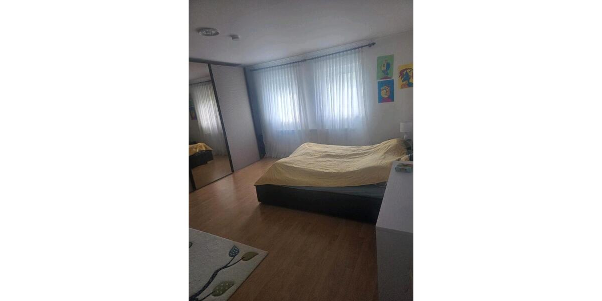 Erdgeschoßwohnung Rosbach vor der Höhe - 3 Zimmer, 90 m&sup2;, 1.000&euro; | Angebot:25902149