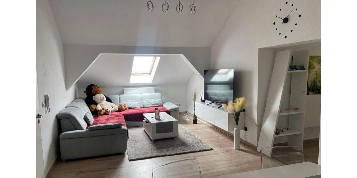 Dachgeschoßwohnung Mamming - 3 Zimmer, 115 m&sup2;, 960&euro; | Angebot:26232112